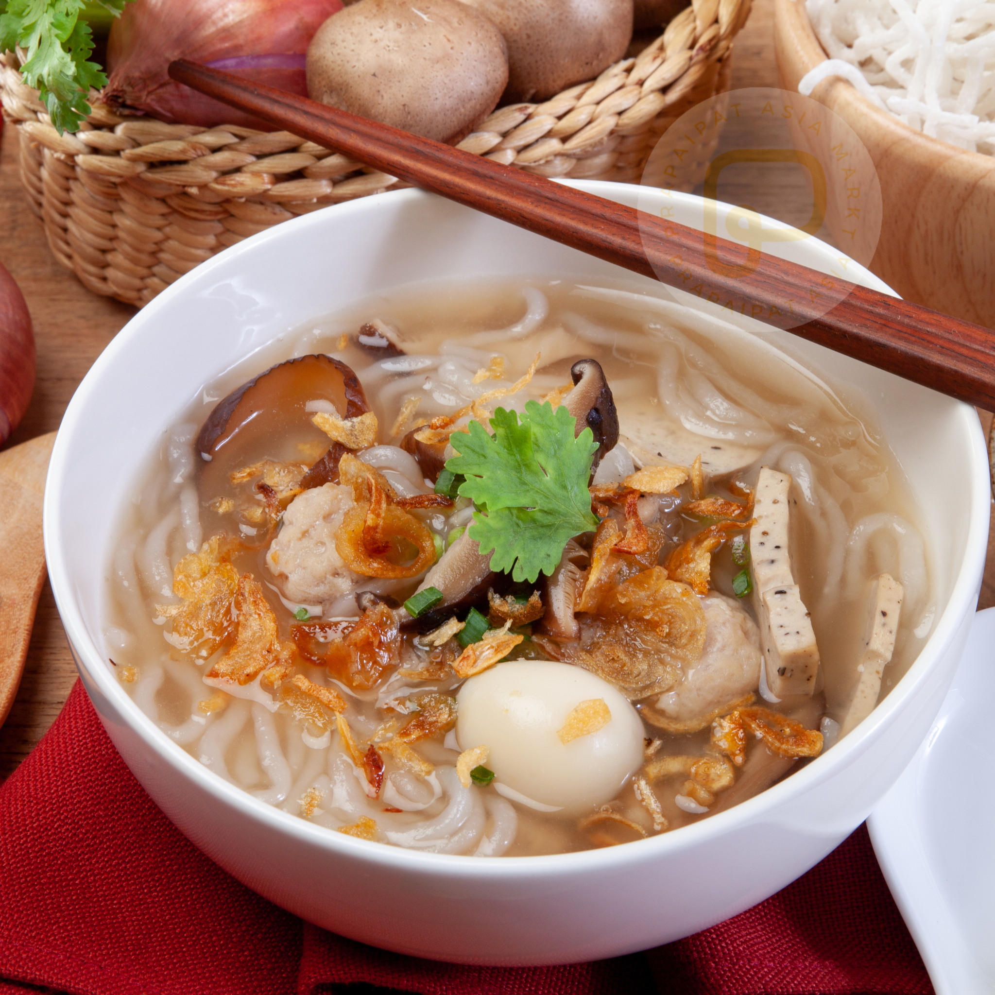 Flat rice noodles for soup เส้นก๋วยจั๊บญวณ