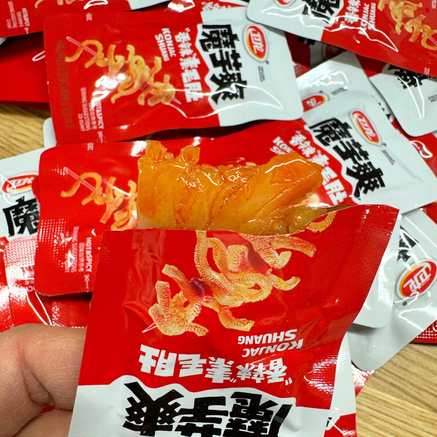 WEILONG Konjac Shuang 252 g หมึกกรุบ รสเผ็ด