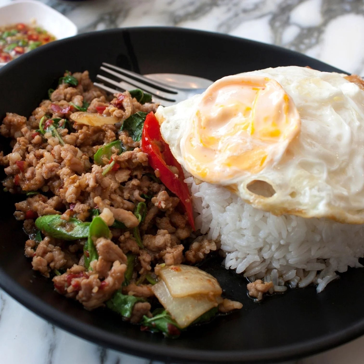 YAK THAI PAD KRAPAO WOK SAUCE ซอส ผัดกะเพรา 250 ml